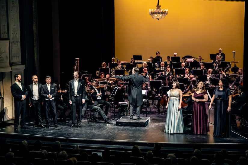 Operettenrevue „Es wird auch wieder hell“