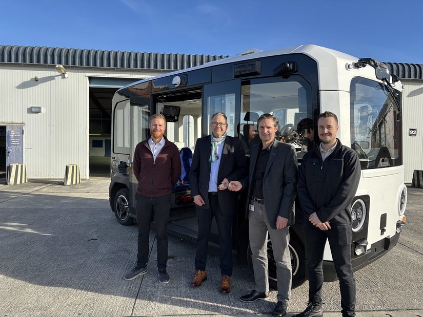 Schlüsselübergabe HOLON