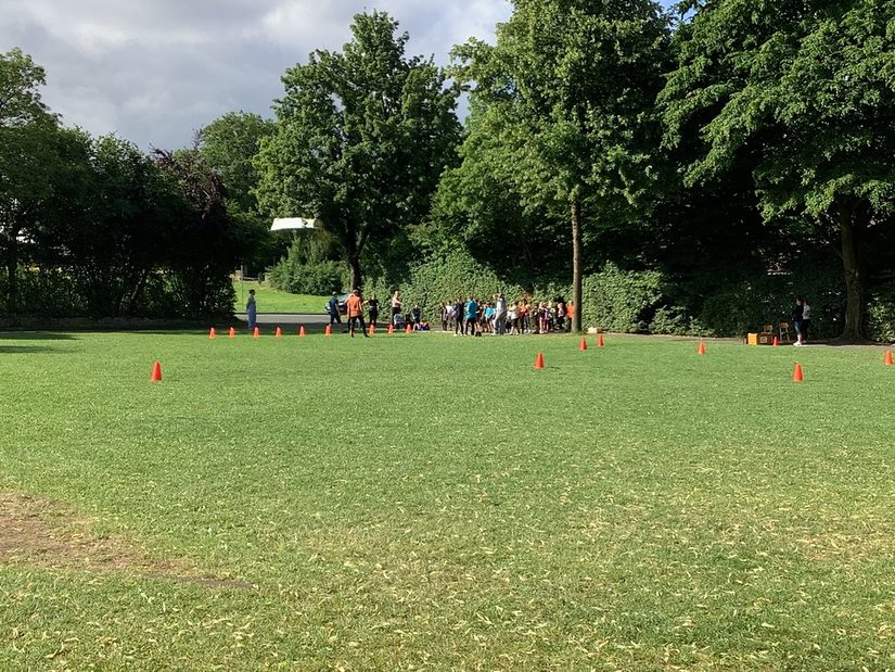 Transportlauf und Medizinballstoßen