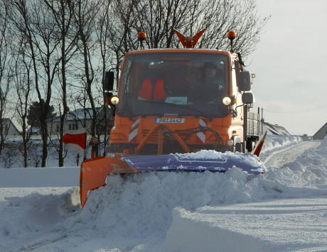 2400 Winterdienst - Räumfahrzeug