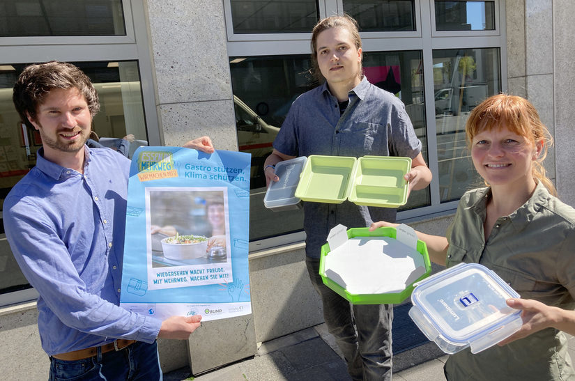 Die Verbraucherzentrale Paderborn und der ASP suchen Testpersonen für die Aktion „Essen in Mehrweg“. Von links: Jonathan Geldmacher (ASP), Simon Humpert (ASP) und Christina Krengel (Verbraucherzentrale Paderborn)