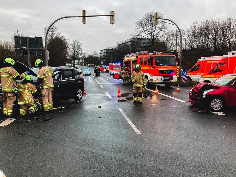 Verkehrsunfall auf dem Heinz-Nixdorf-Ring