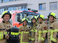 ). Zwölf Feuerwehrleute aus Deutschland, darunter fünf aus Paderborn, laufen in zehn Tagen insgesamt 1.200 Kilometer für Krebskranke und die Krebsforschung.