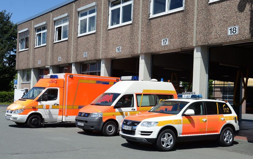 Notarzteinsatzfahrzeug, Krankentransportwagen und Rettungswagen
