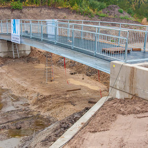 Neue Brücke über die Paderseeumflut am Seeauslauf
