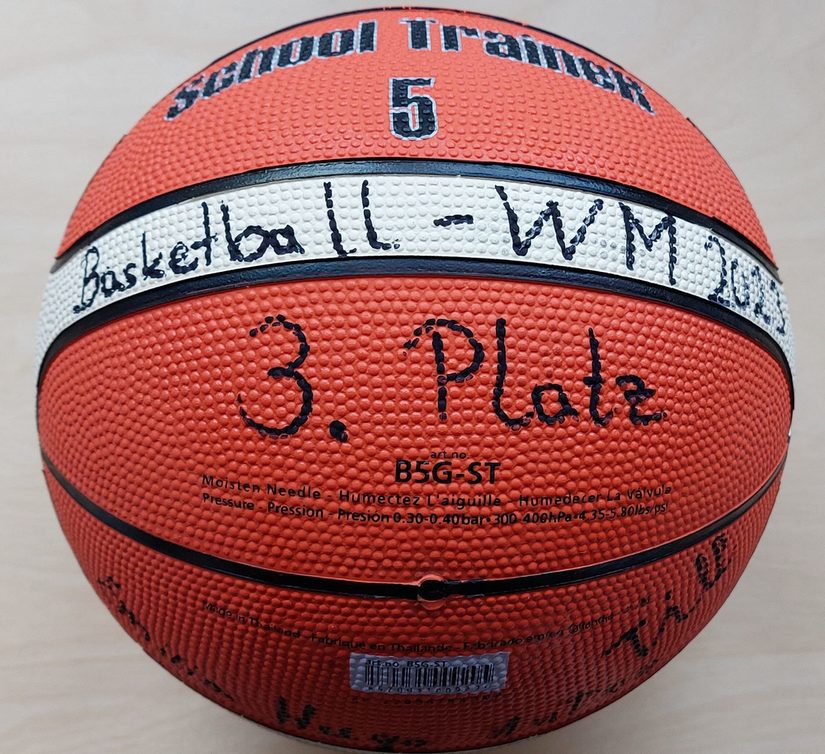 Basketball mit Unterschriften