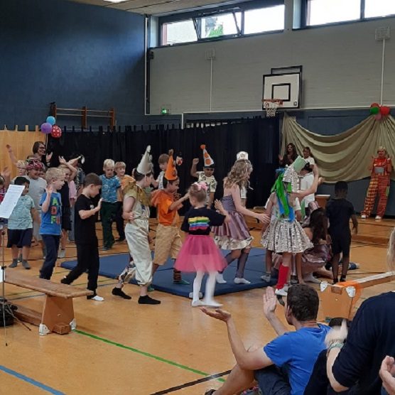 OGS Elisabeth Zirkus Show