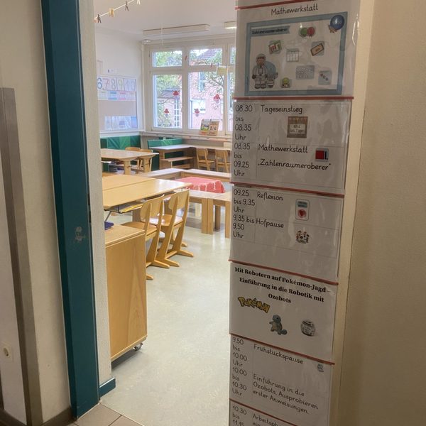 Tagesplan der 3c - Mathewerkstatt und Ozobots.