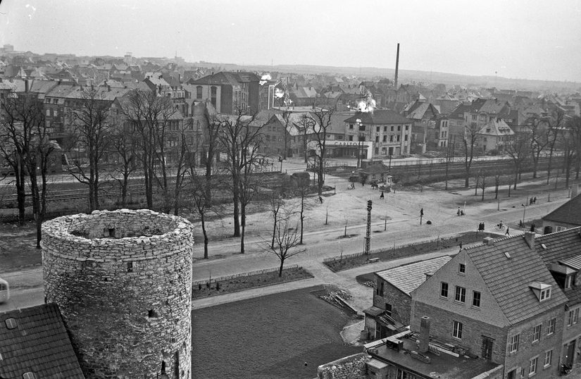 Blick über das Rosentor nach Südwesten, in der rechten Bildmitte das Capitol, April 1951