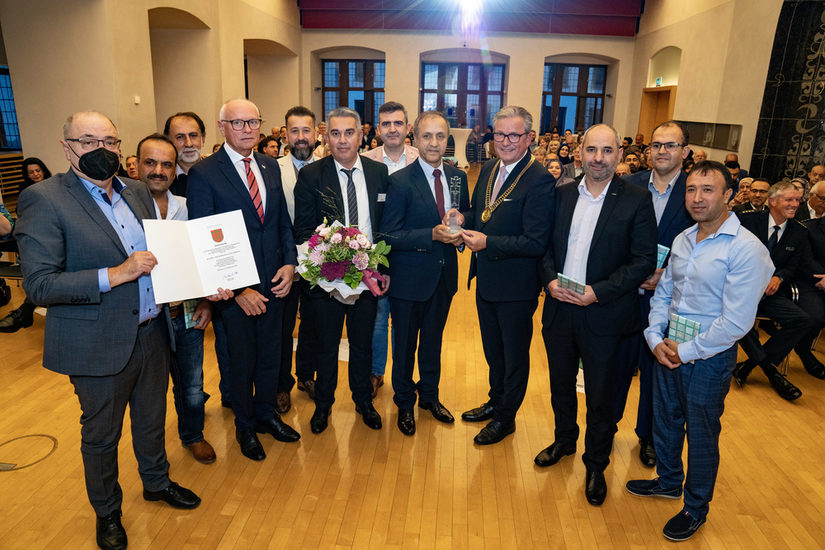 Integrationspreisverleihung 2023 an den SCHURA e.V. im Rathaus Paderborn
