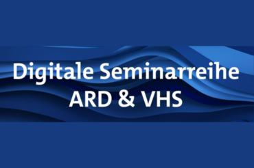 Schriftzug auf blauem Hintetrgrund