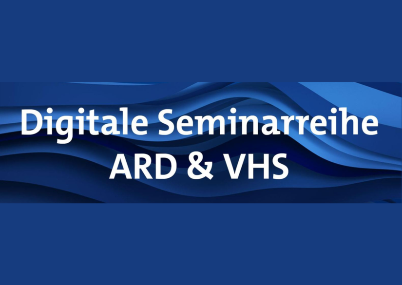 Schriftzug auf blauem Hintergrund