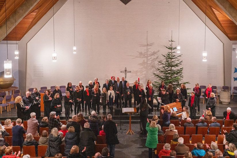 Der Chor Cantare und Mitwirkende beim Adventskonzert in 2023