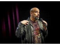 Abdelkarim - PADERBORN MACHT ERNST MIT LUSTIG