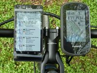 GPS-Gerät und Smartphone