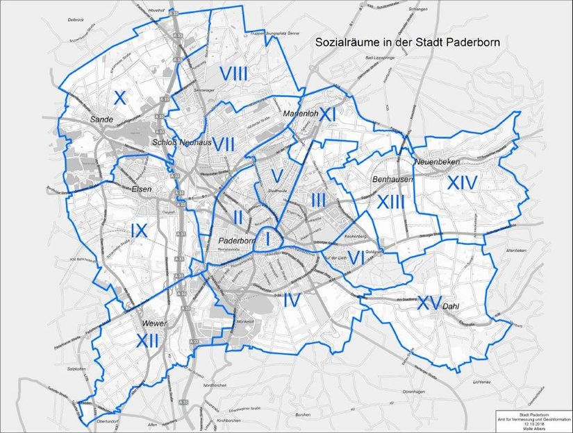 Die Grafik zeigt eine Karte der Stadt Paderborn mit eingezeichneten Sozialräumen