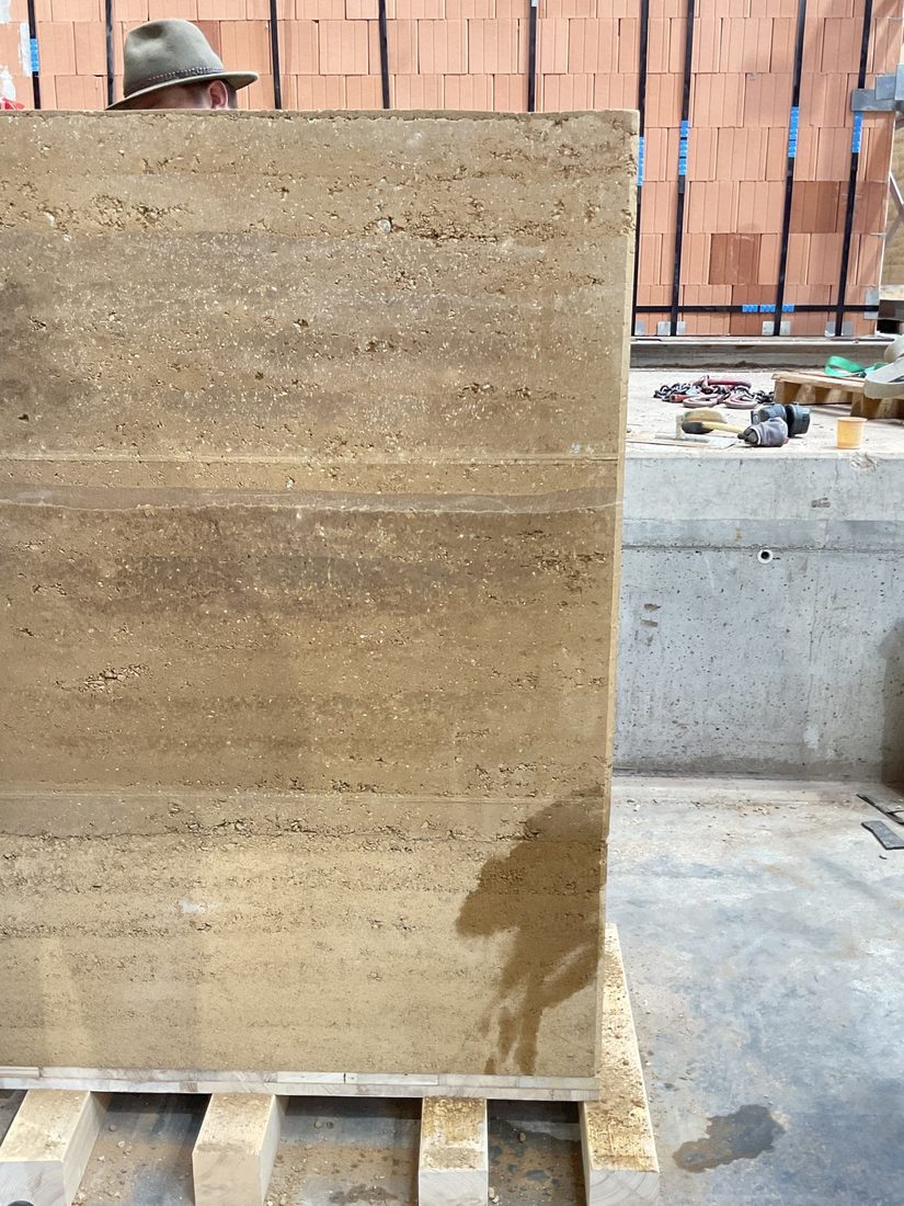 Bemusterung_Lehmstampfmauer